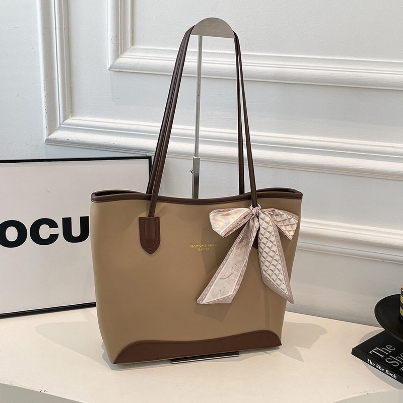 Large Capacity Minimalist Shoulder Tote Bag view 3