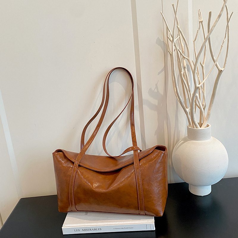 Light Luxury Solid Color Shoulder Tote Bag view 2