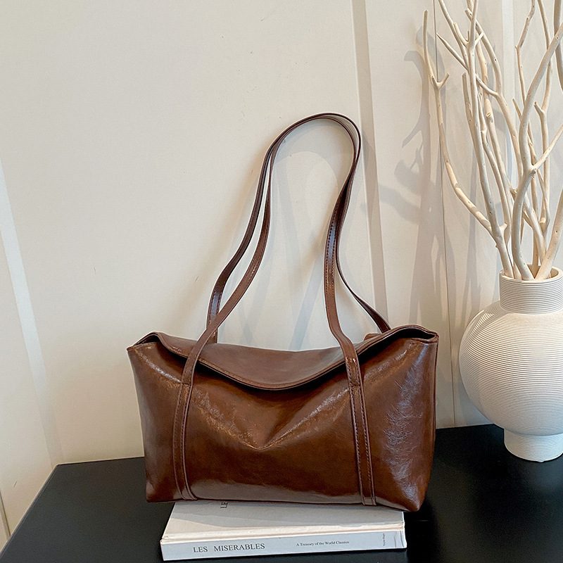 Light Luxury Solid Color Shoulder Tote Bag view 3