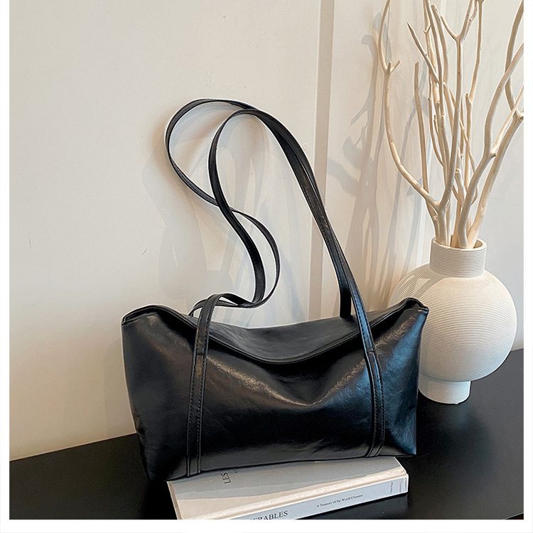 Light Luxury Solid Color Shoulder Tote Bag view 9