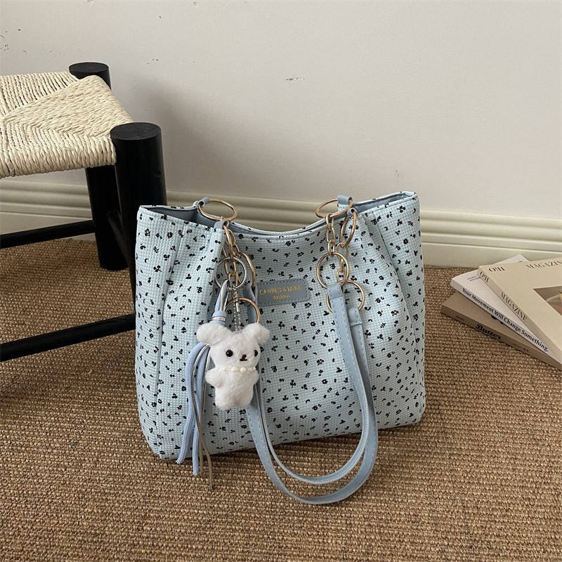 Large Capacity Commuter Shoulder Tote Bag view 4