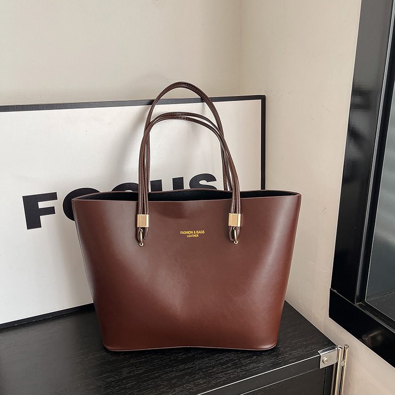 Große Schultertasche mit hoher Kapazität view 8