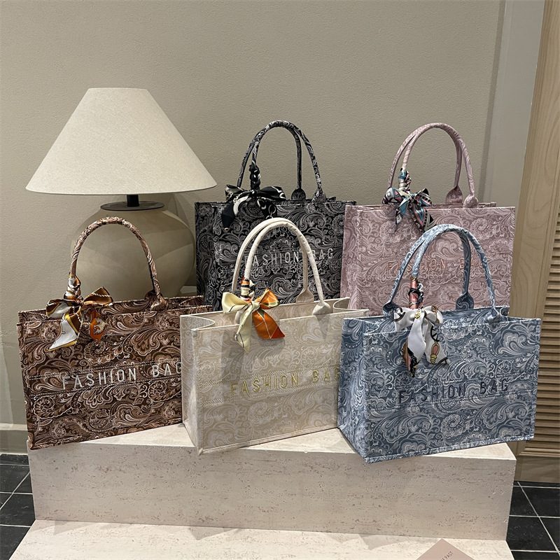 Retro Large Capacity Tote Shoulder Bag