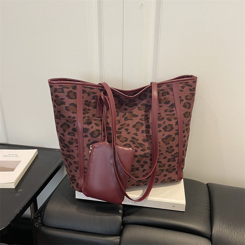 Vintage Textured Tote Bag Large Capacity Shoulder Bag view 3