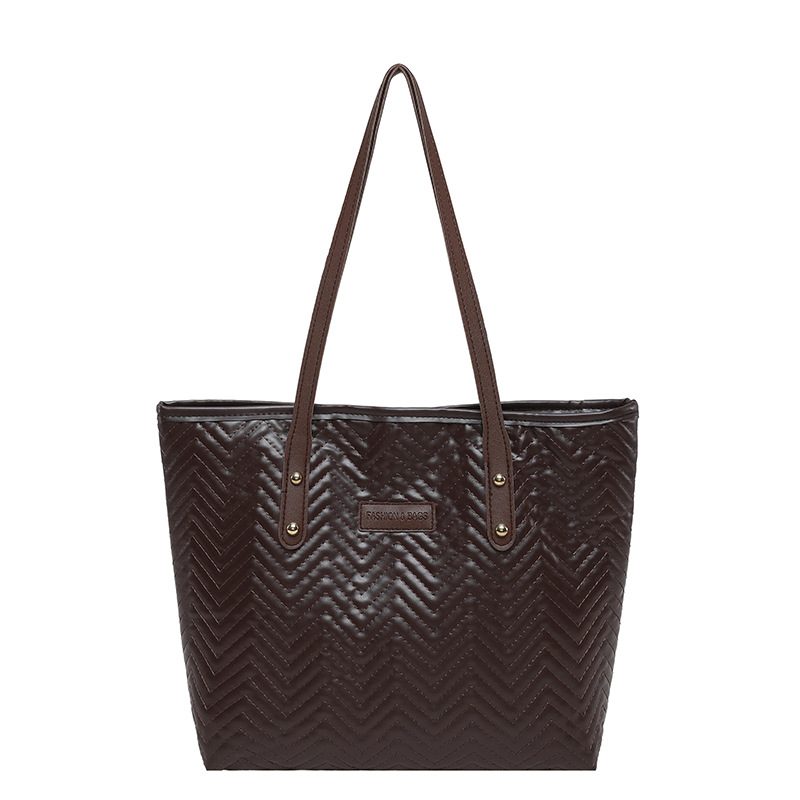 حقيبة توت واسعة للتنقل بملمس مميز للكتف view 5