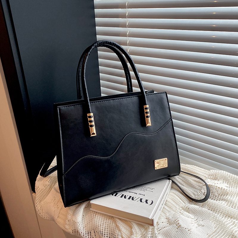 Spliced Large Capacity Top-Handle Shoulder Bag view 3