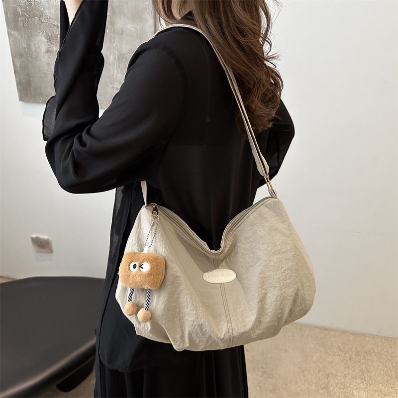 Large Capacity Commuter Shoulder Tote Bag view 2