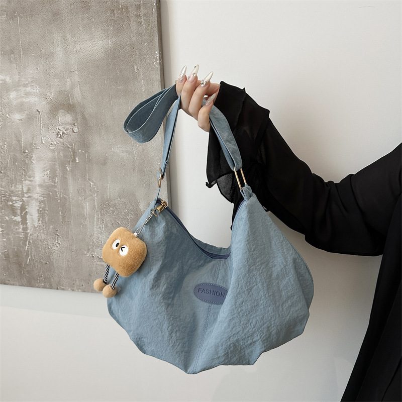 Large Capacity Commuter Shoulder Tote Bag view 3