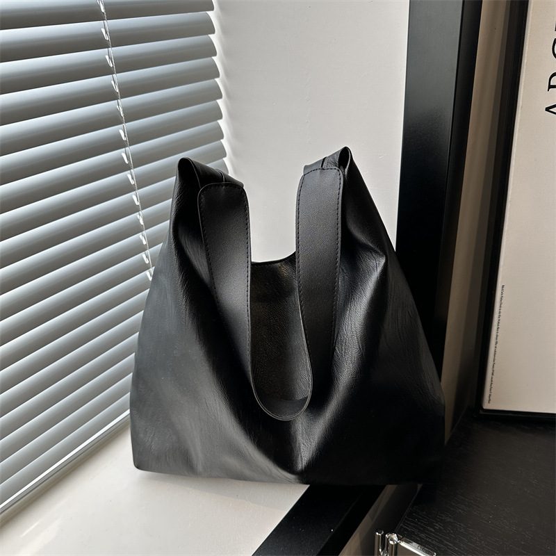 Tas Tote Bahu Warna Solid Bertekstur view 2