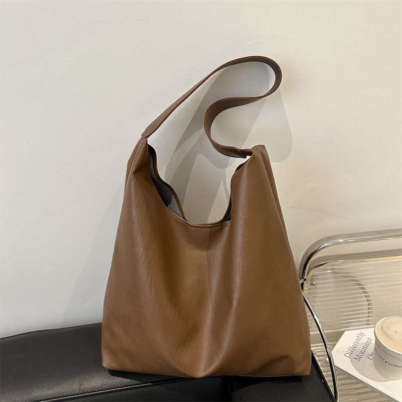 Tas Tote Bahu Warna Solid Bertekstur view 3