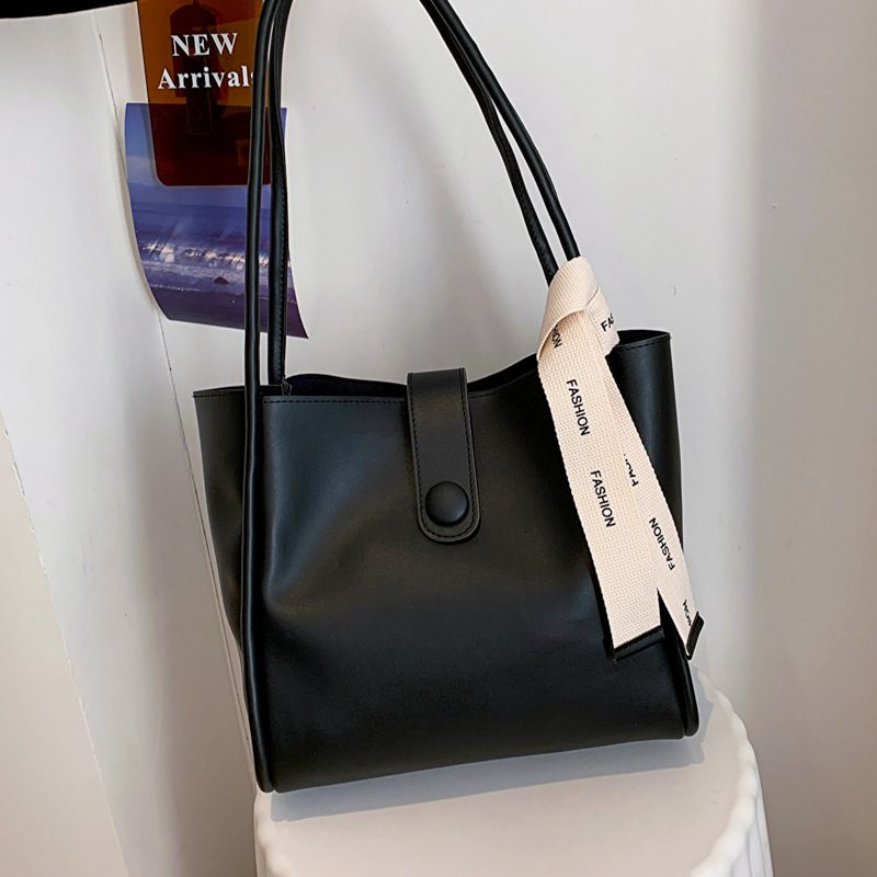 Retro Large Capacity Tote Shoulder Bag view 2