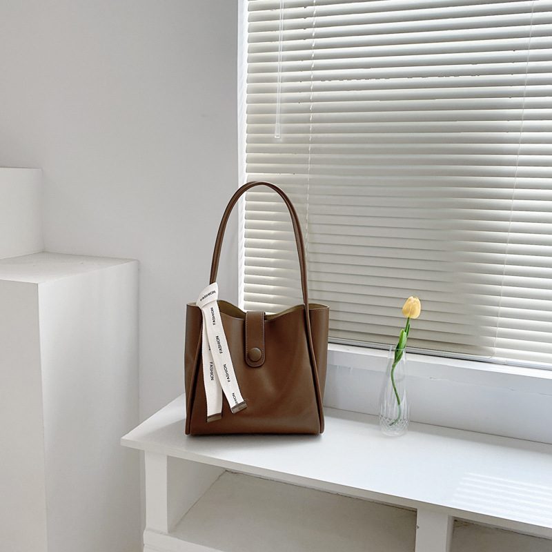 Retro Large Capacity Tote Shoulder Bag view 7