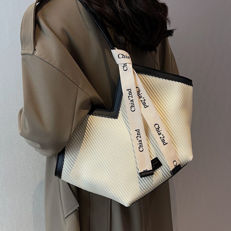 Minimalist Tote Top-Handle Shoulder Bag view 3