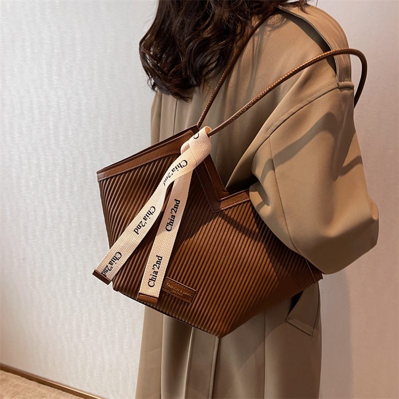 Minimalist Tote Top-Handle Shoulder Bag view 8