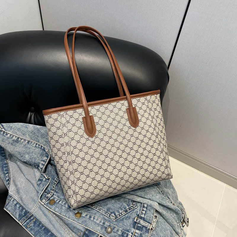 Minimalist Large Capacity Shoulder Tote Bag view 3