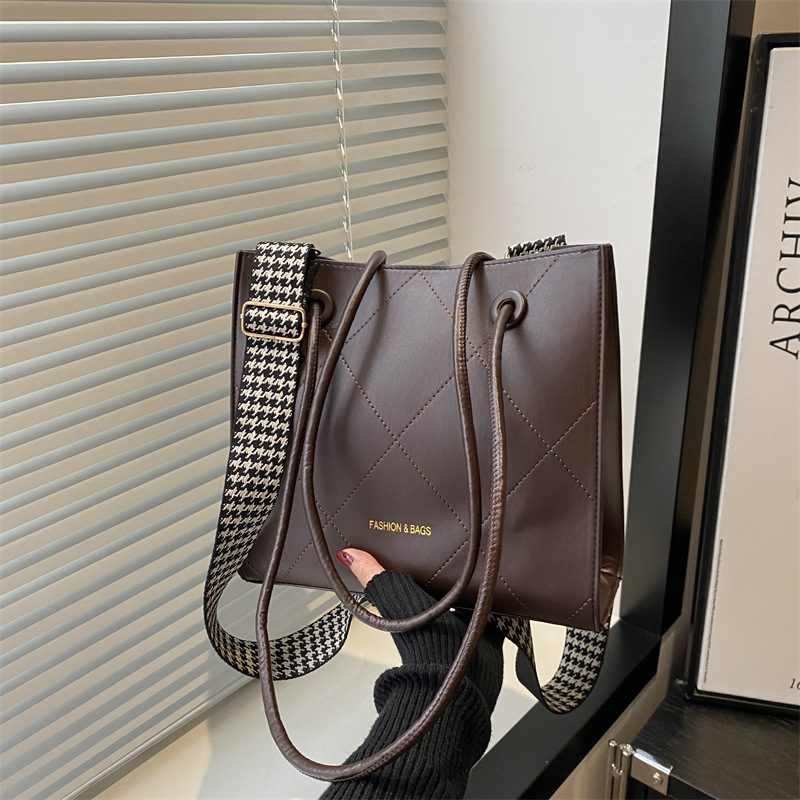 Vintage Wide-Strap Shoulder Tote Bag view 4
