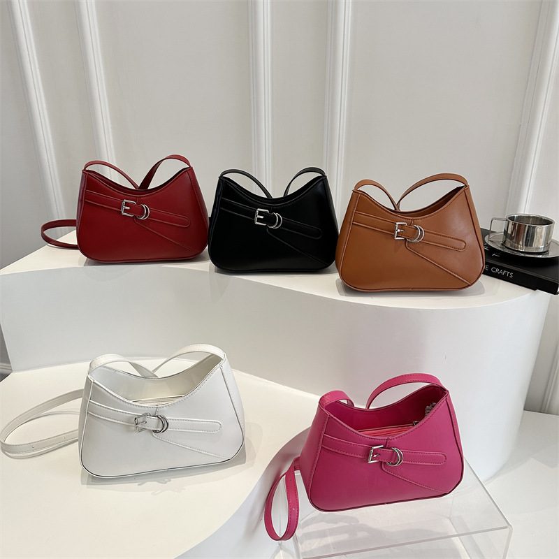 Large Capacity Vintage Shoulder Baguette Bag