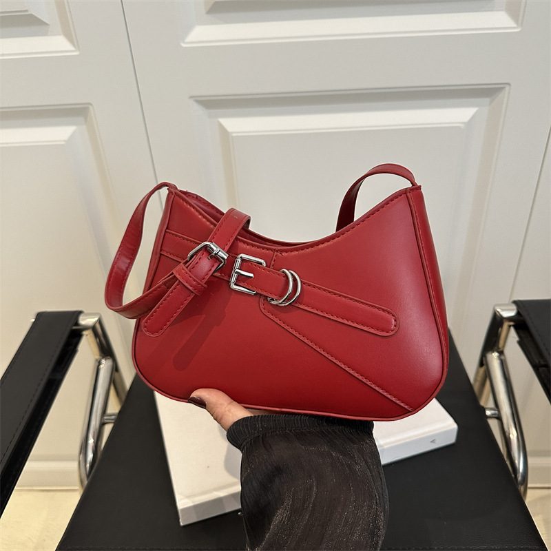 Large Capacity Vintage Shoulder Baguette Bag view 3