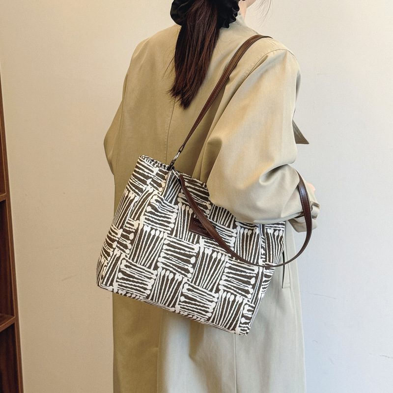 Striped Large Capacity Shoulder Tote Bag view 2