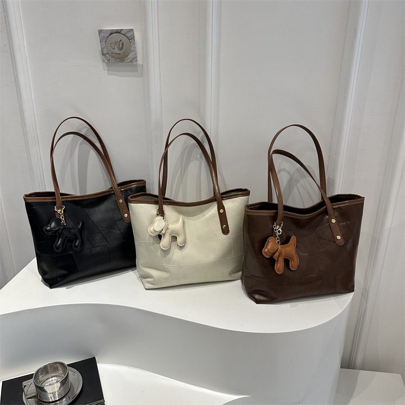 Tas Tote Bahu Minimalis Kapasitas Besar view 4