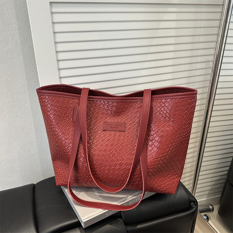 Tas Tote Bahu Kapasitas Besar dengan Emboss view 3