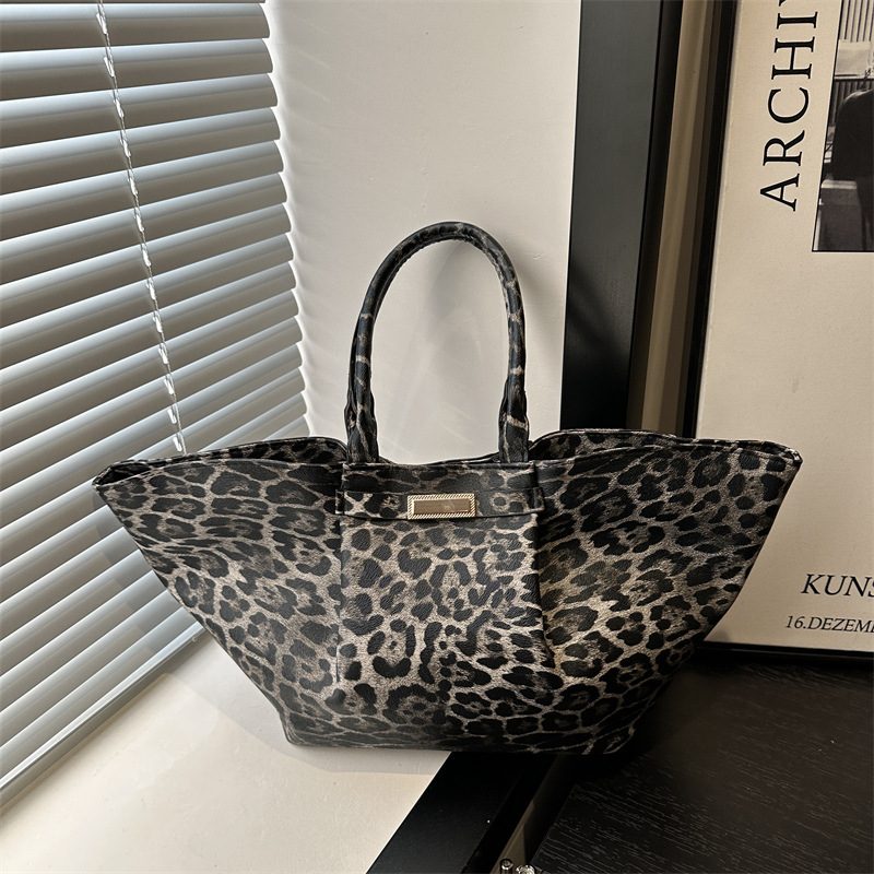Leopard Print Large Capacity Top-Handle Tote Bag view 2