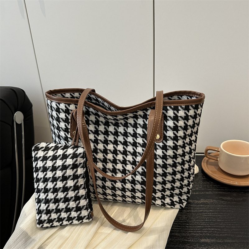 Large Capacity Checkered Tote Bag view 2