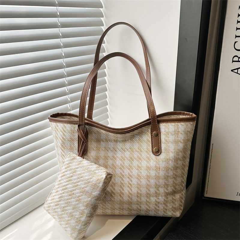 Large Capacity Checkered Tote Bag view 3