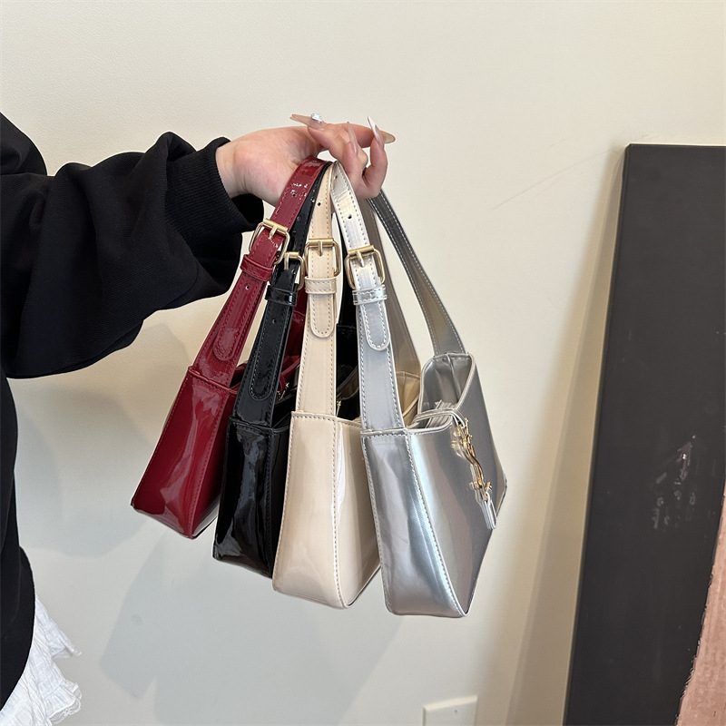 Tas Bahu Minimalis Baguette dengan Pegangan Atas view 2