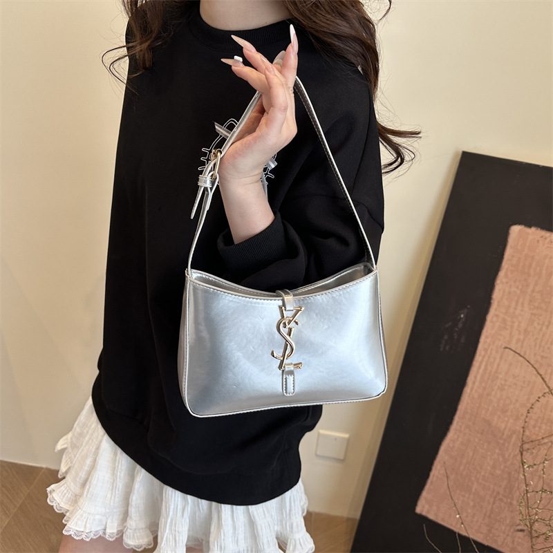 Tas Bahu Minimalis Baguette dengan Pegangan Atas view 3