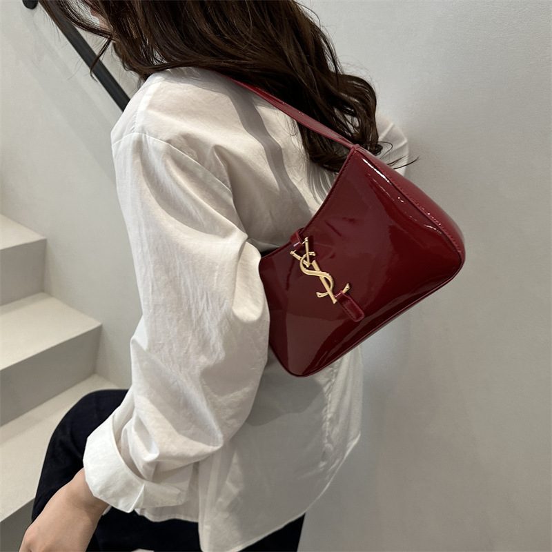 Tas Bahu Minimalis Baguette dengan Pegangan Atas view 4