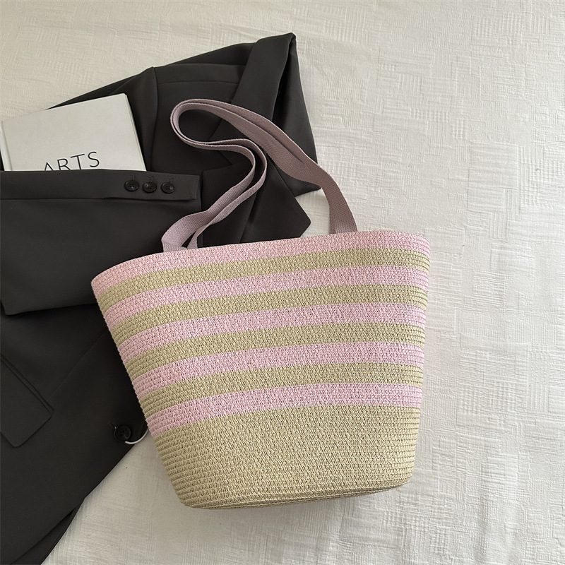 Woven Straw Large Capacity Shoulder Tote view 3