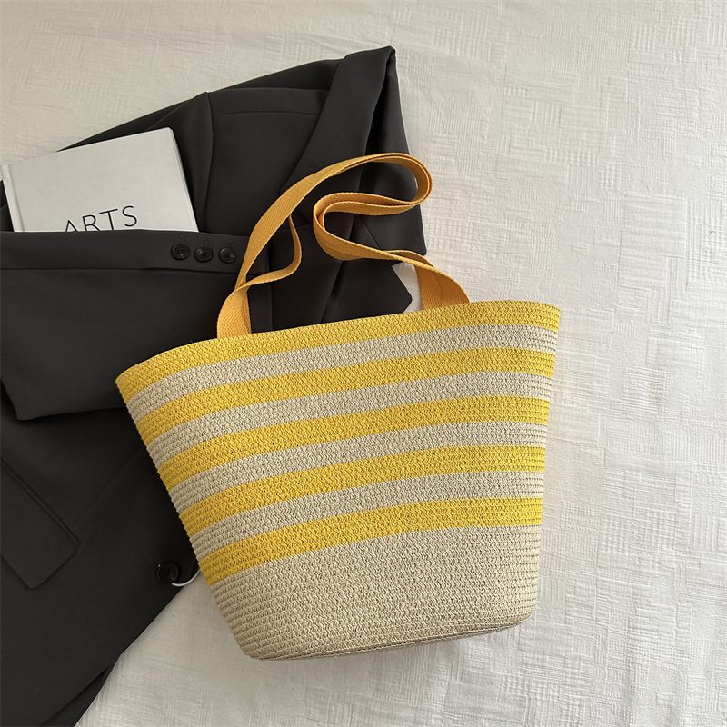 Woven Straw Large Capacity Shoulder Tote view 4