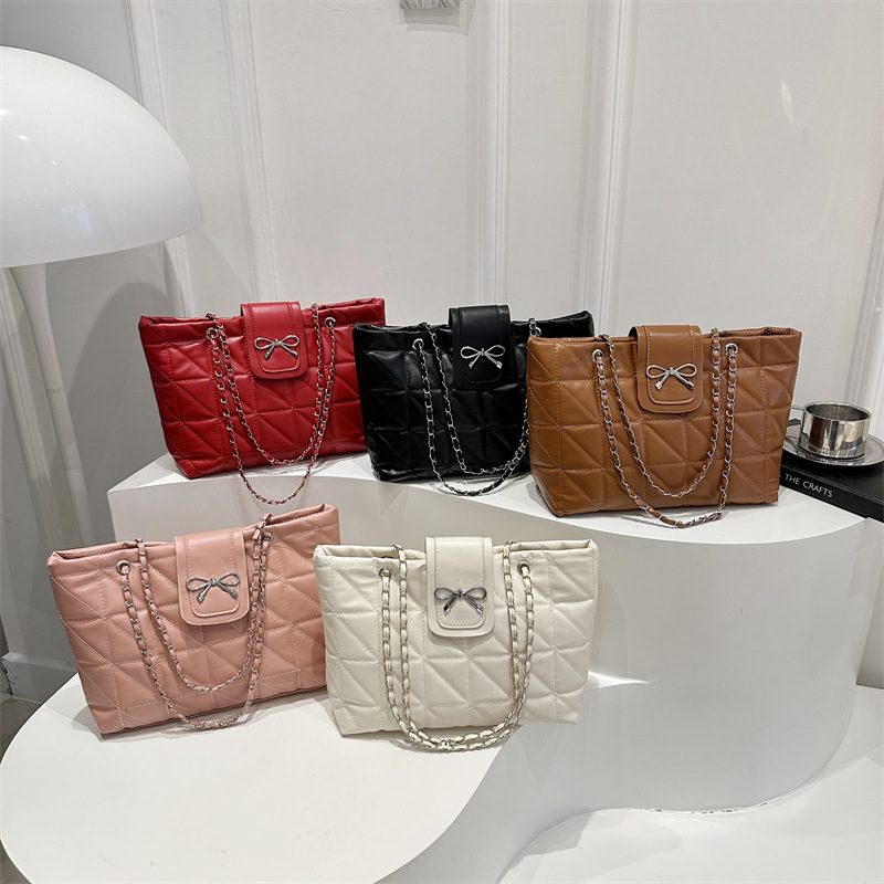 Bow Chain Strap Large Capacity Tote Bag