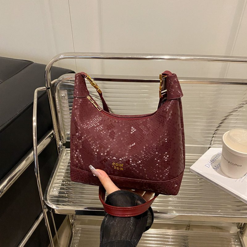 Tas Tote Bahu Dumpling dengan Kerut view 2