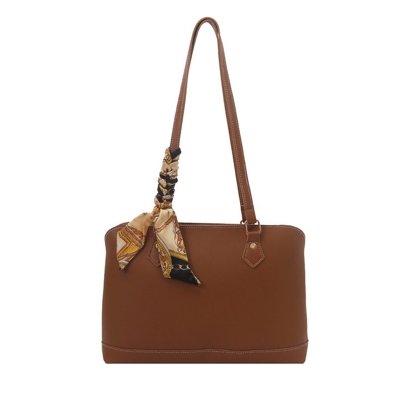 Sac cabas à poignée avec foulard en soie view 9
