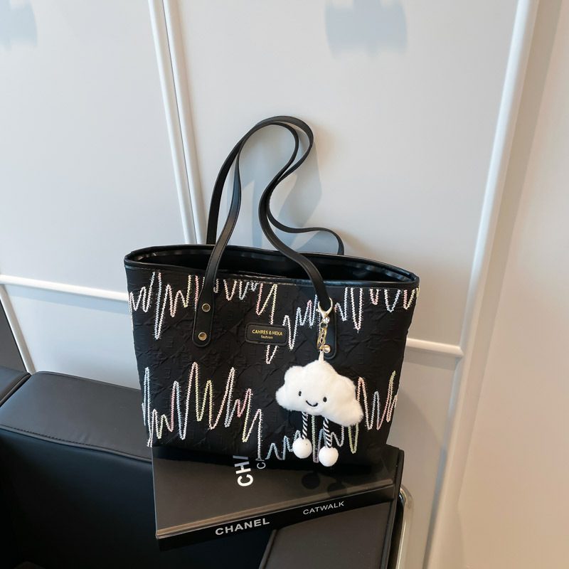 Sac cabas bandoulière en toile rayée view 2
