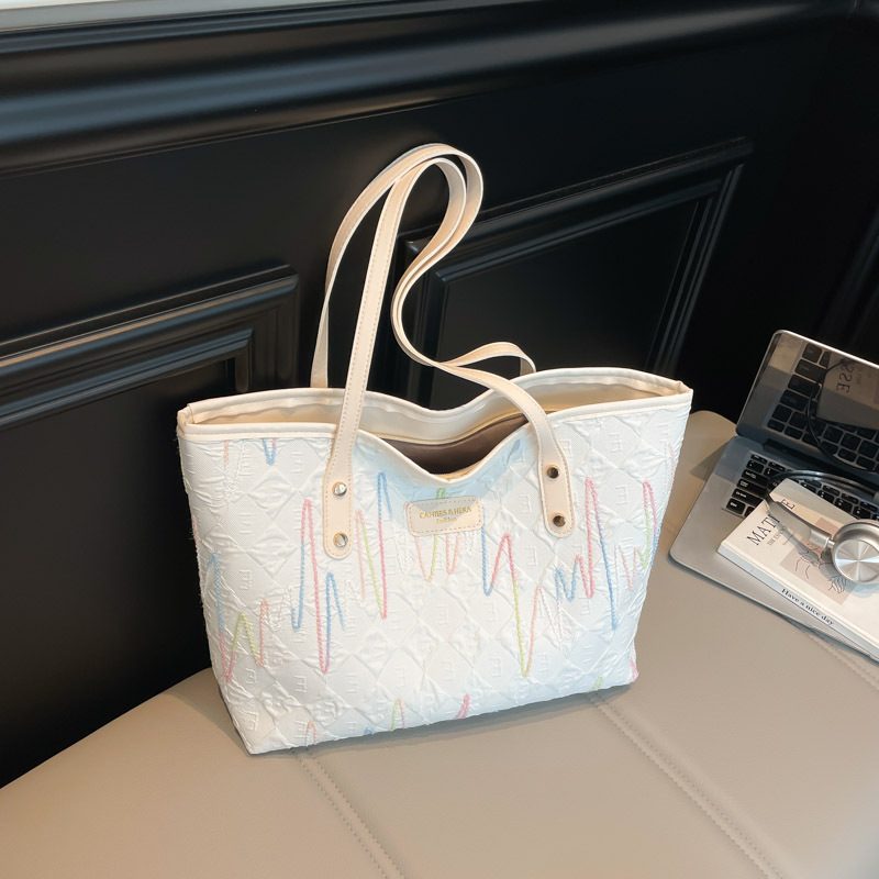Sac cabas bandoulière en toile rayée view 4