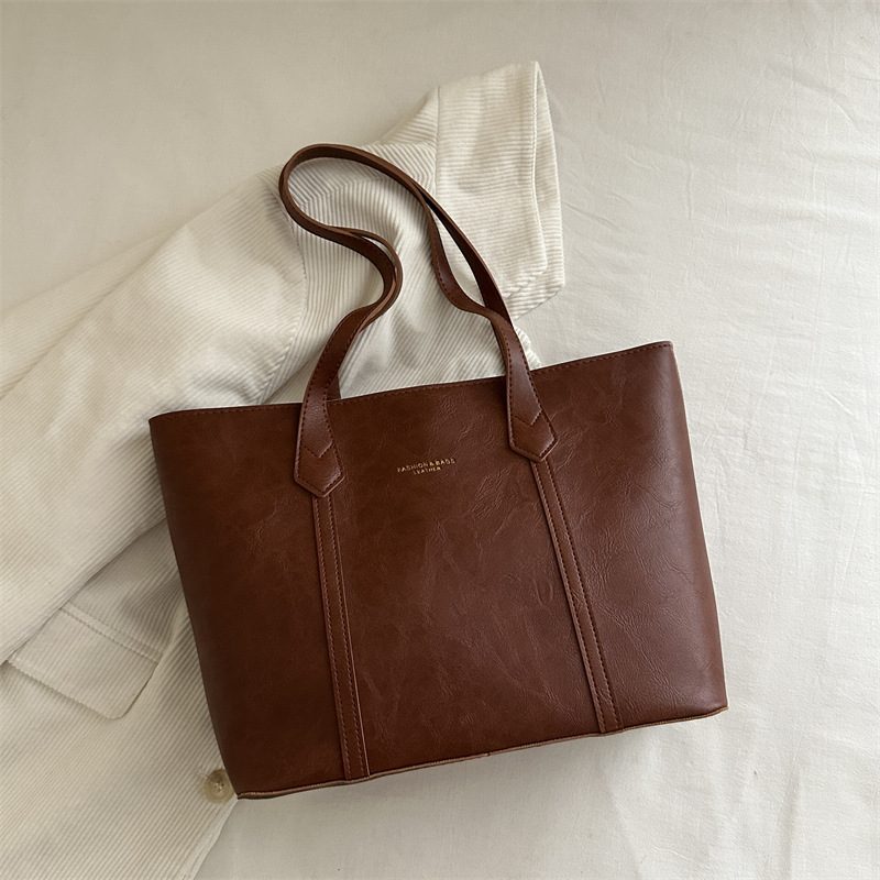 Versatile Large-Capacity Commuter Shoulder Tote view 2