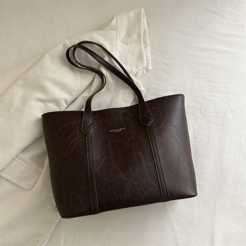 Versatile Large-Capacity Commuter Shoulder Tote view 4