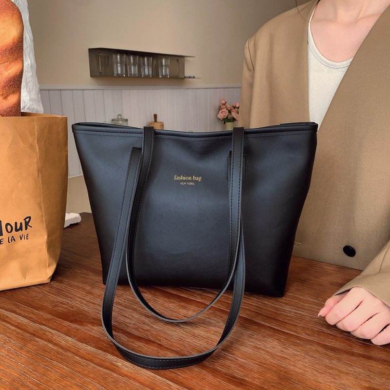 Retro Large-Capacity Commuter Shoulder Tote Bag