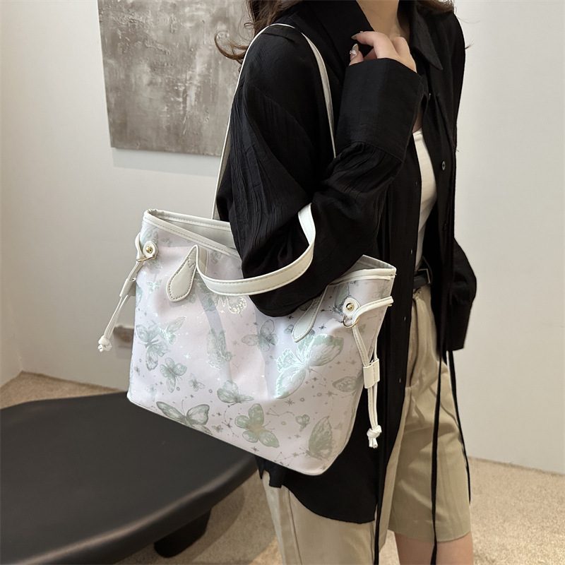 Casual Large-Capacity Commuter Shoulder Tote Bag view 3