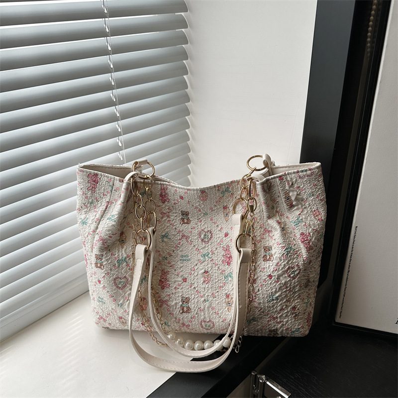 Tas Tote Bahu Besar dengan Gantungan Beruang view 2