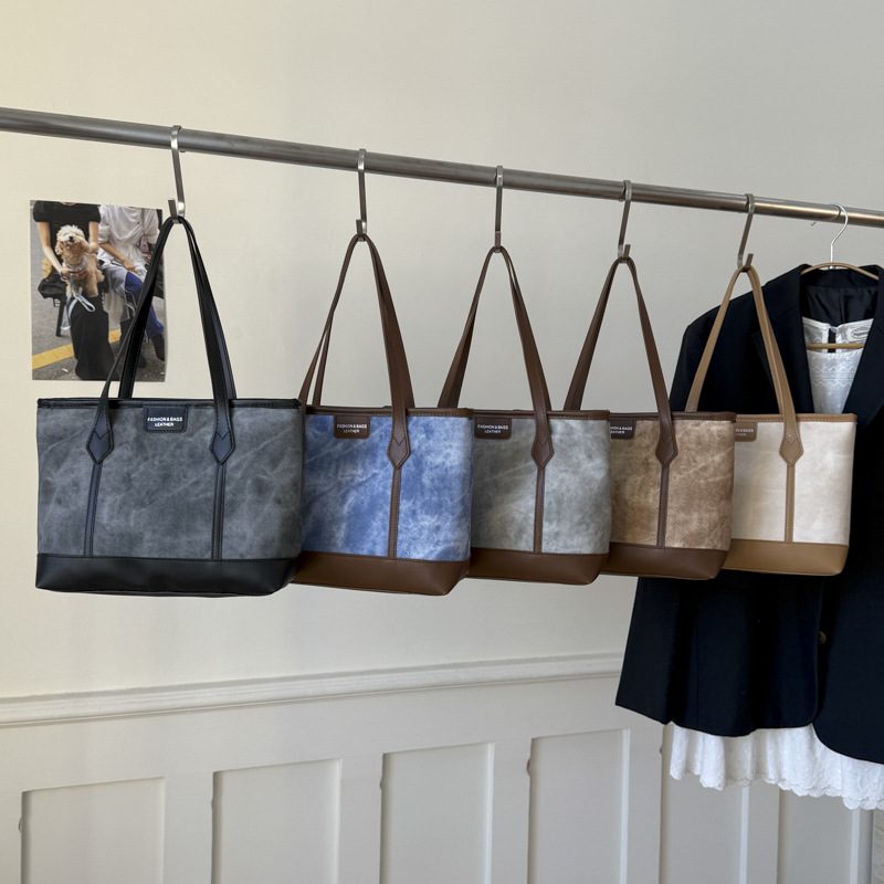 Retro Large-Capacity Commuter Shoulder Tote Bag