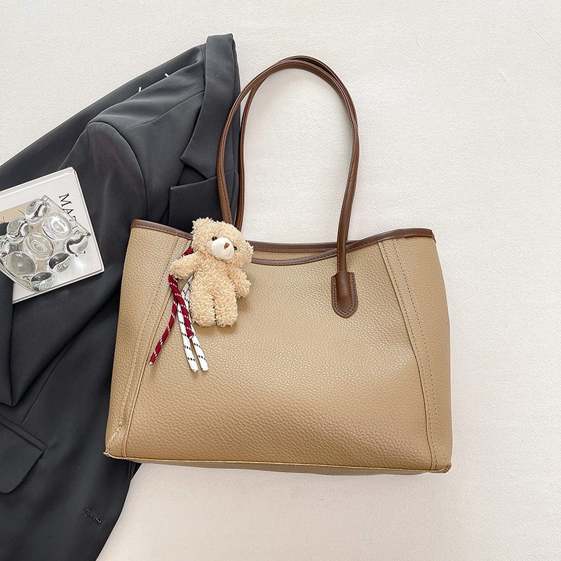 Charm Detail Large-Capacity Commuter Shoulder Tote view 4