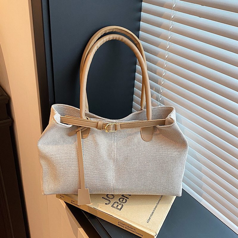 Retro Large Capacity Tote Shoulder Bag view 3