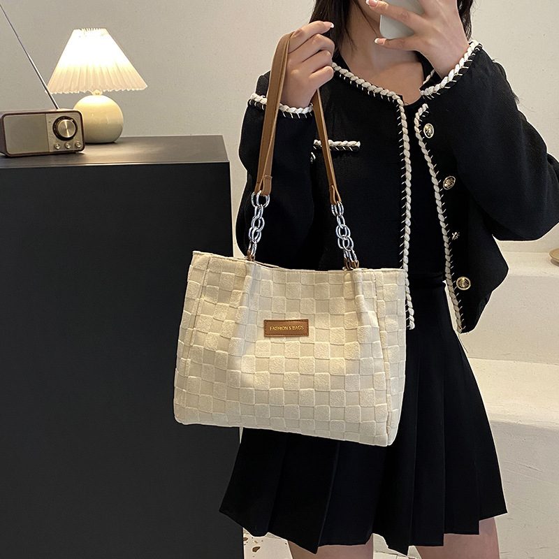 Tote-Tasche mit Buchstabenprint und Farbblock view 2