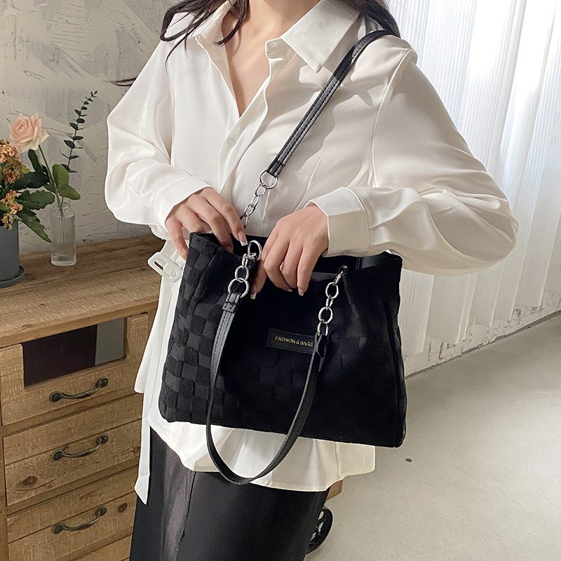 Tote-Tasche mit Buchstabenprint und Farbblock view 3