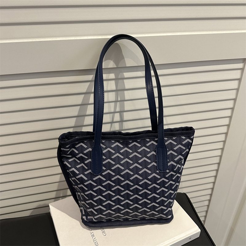 Printed Top-Handle Shoulder Tote Bag view 3