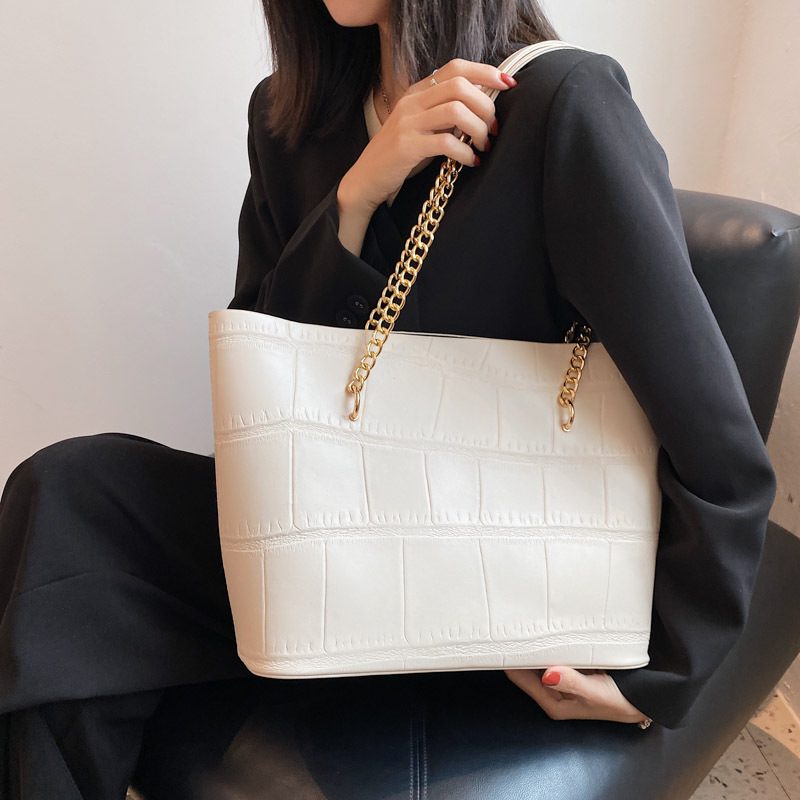 Chain Solid Color Shoulder Tote Bag